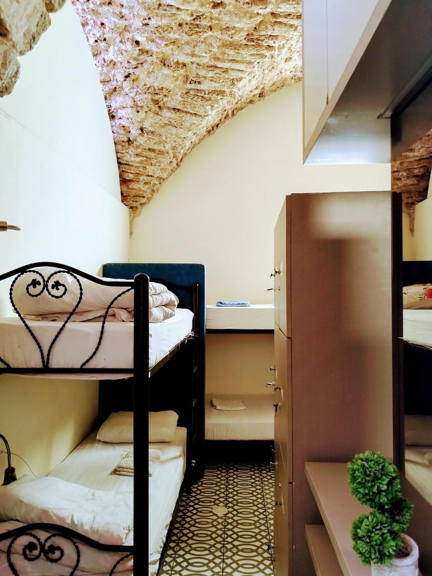 Polihosts Old Jaffa Hostel Тел Авив Екстериор снимка